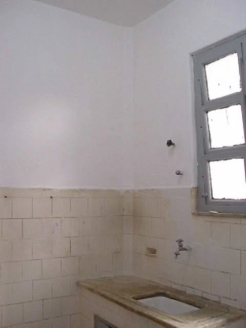 2-bedroom apartment with a bathtub — photo 2