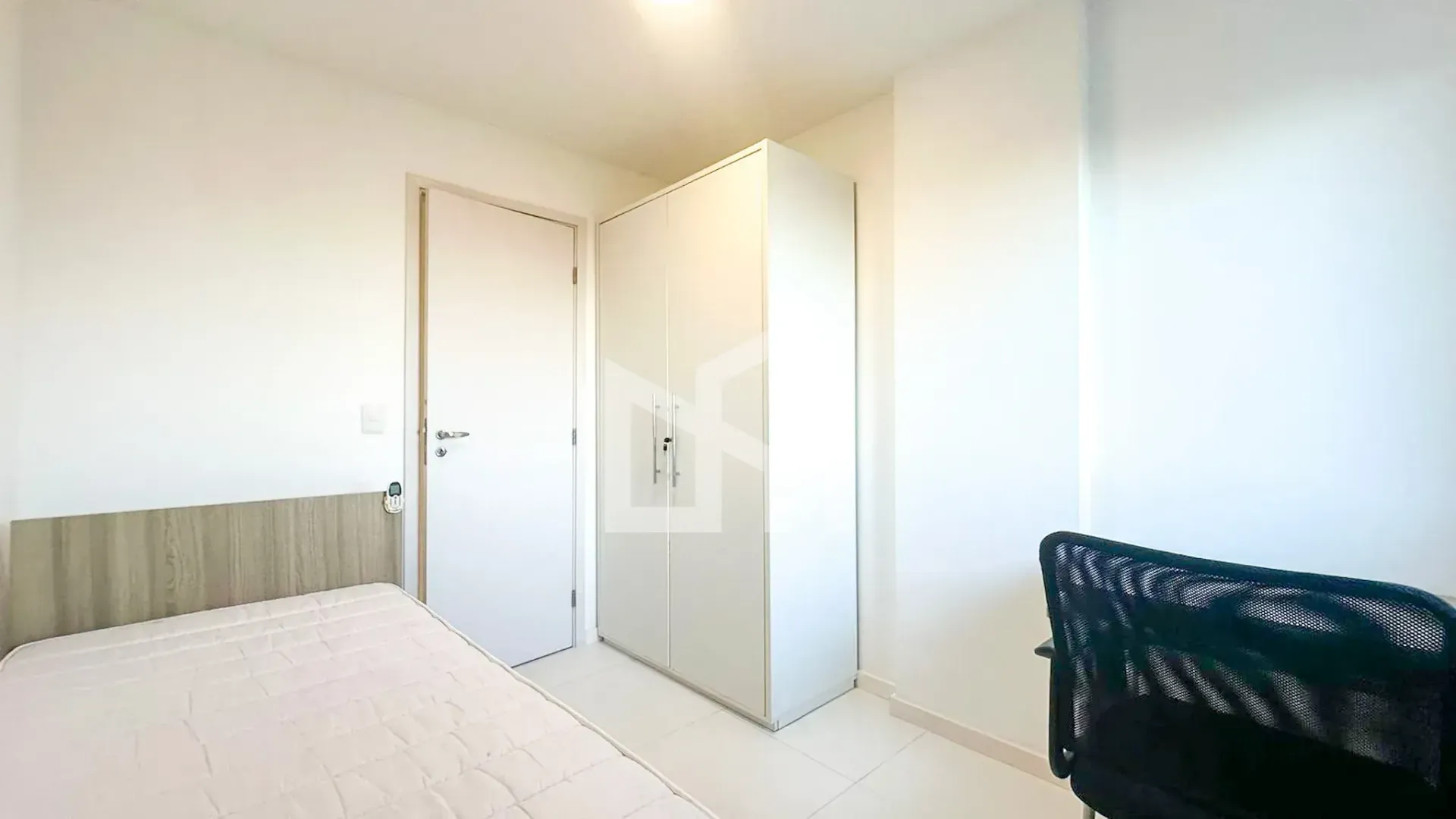 Mountain view in a 2-bedroom apartment, 69 m² — photo 14
