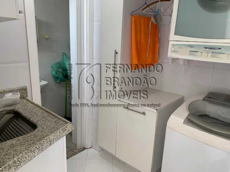 4-bedroom apartment with a bathtub — photo 18