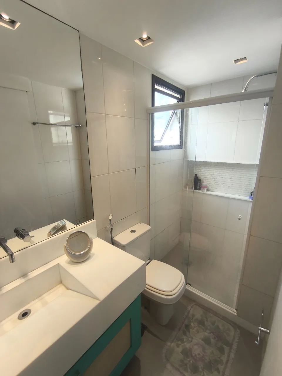 Furnished 3-bedroom apartment with an open kitchen — photo 11