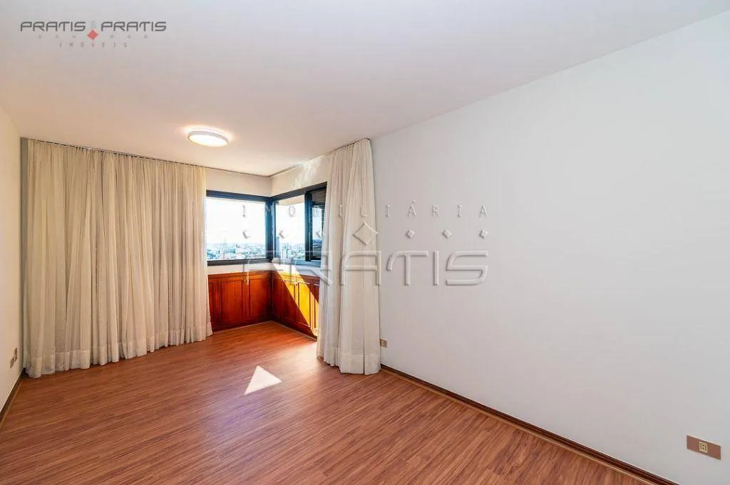 350 m² 3-bedroom apartment with a private BBQ balcony — photo 41