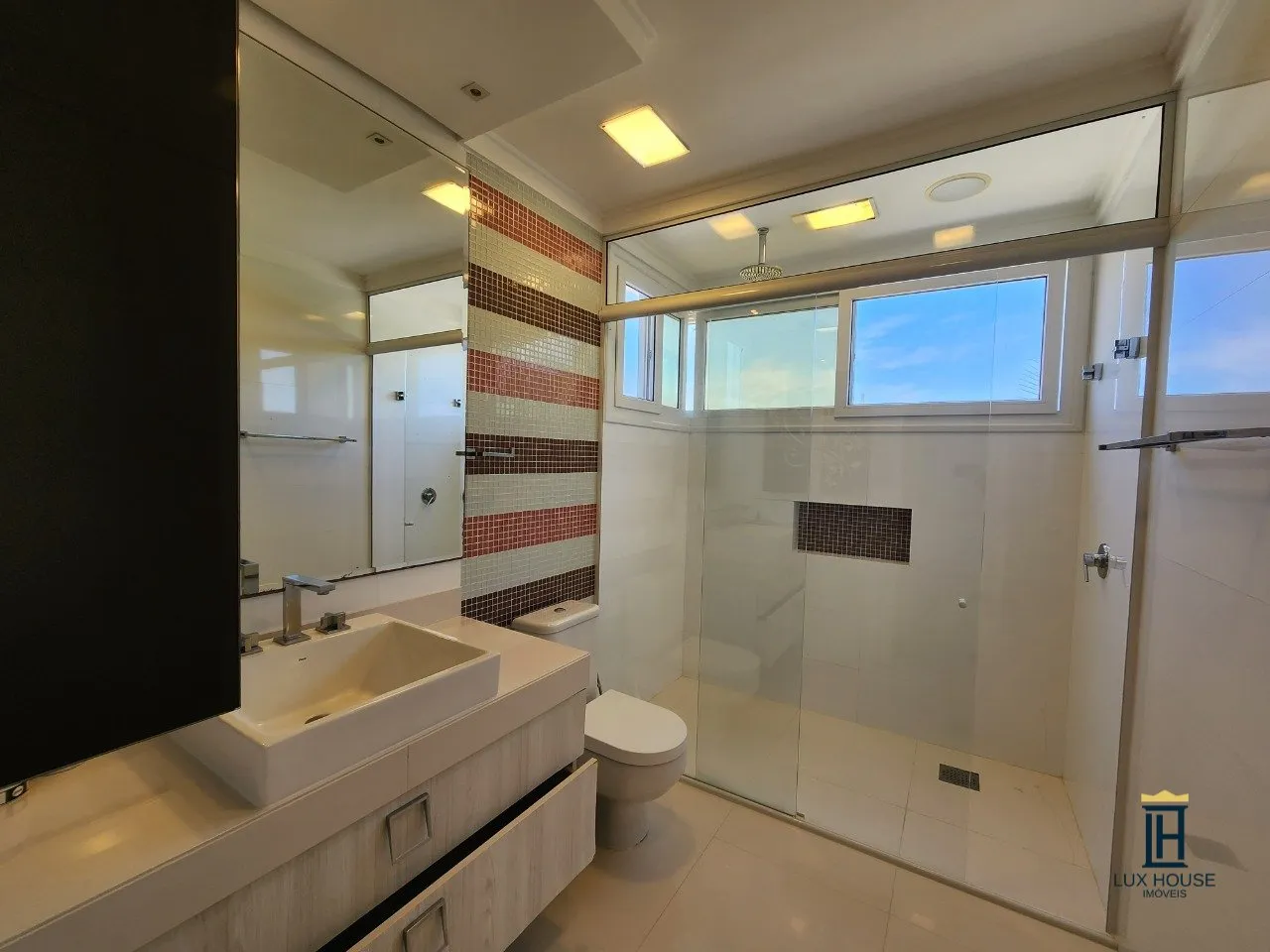 Furnished house with 7 en-suite bedrooms and 10 baths — photo 44