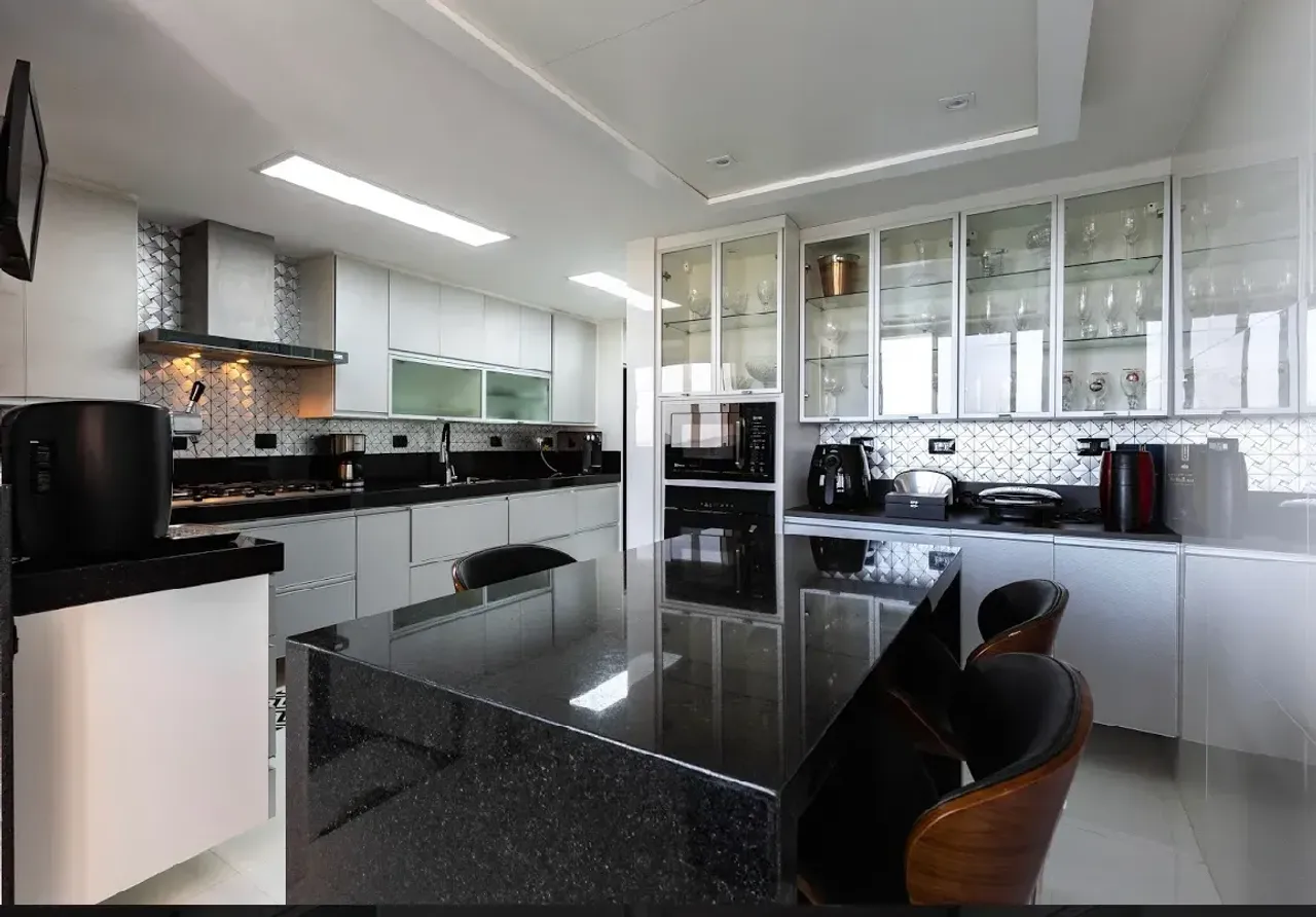 Duplex with 4 bedrooms and an open-plan kitchen — photo 2