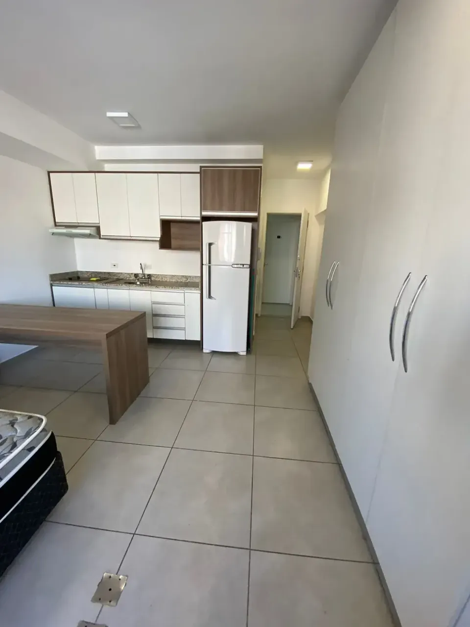 Furnished 1-bedroom apartment with laundry machine — photo 4