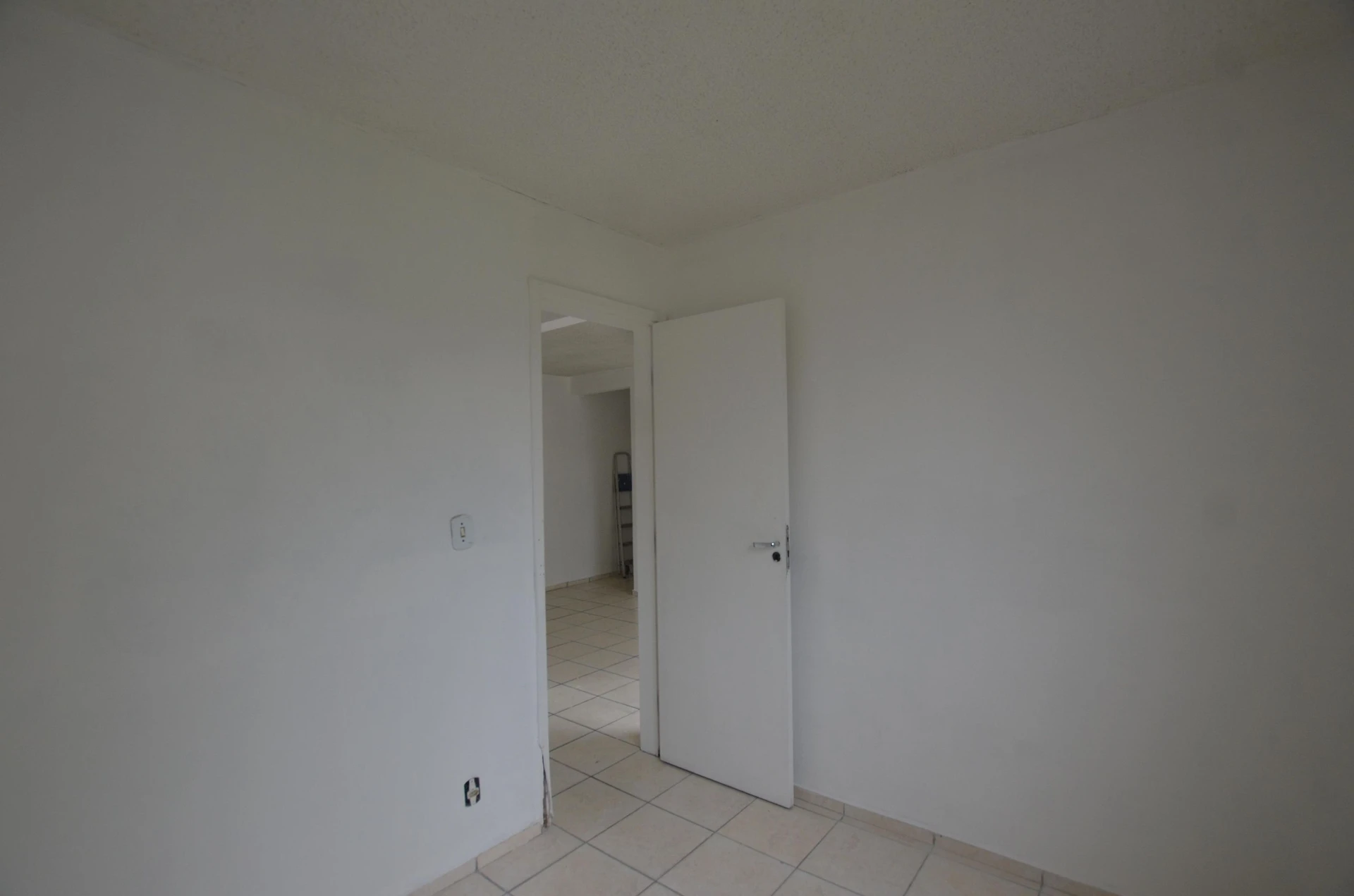 2-bedroom apartment with a private garden — photo 25