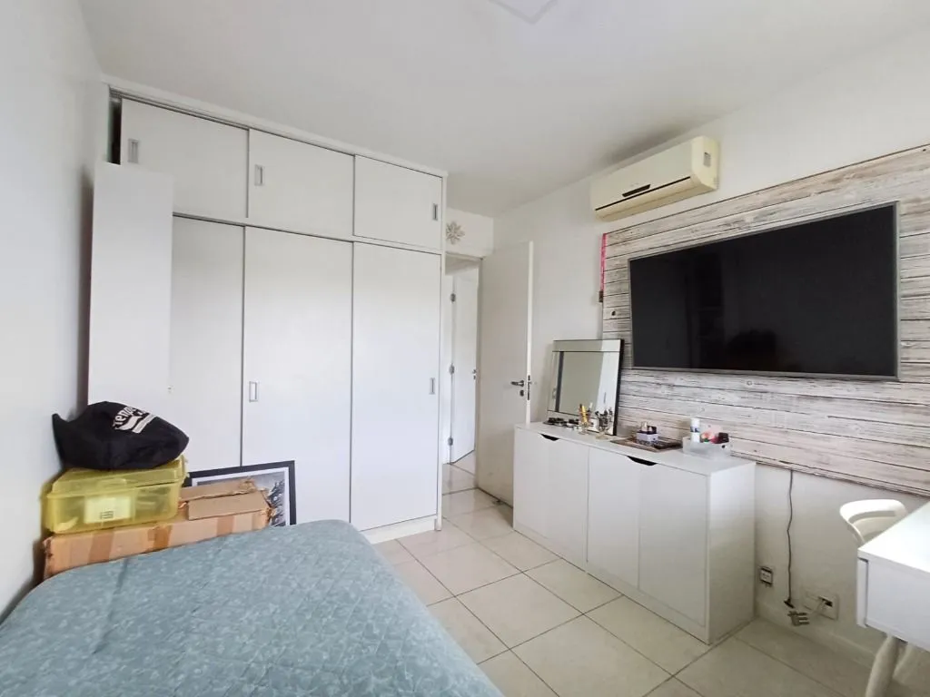 203 m² apartment with 3 bedrooms and enclosed balcony — photo 23