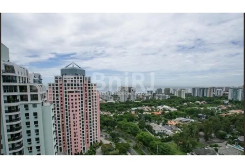 3-bedroom apartment with a glassed-in balcony — photo 5