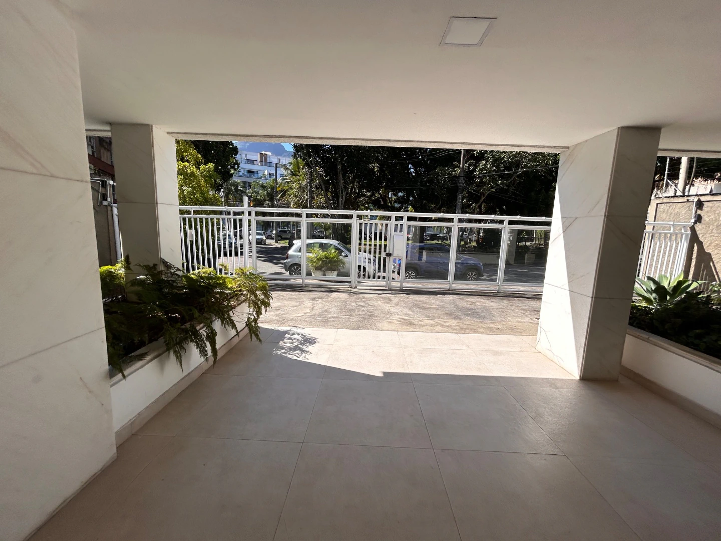 3-bedroom apartment with a terrace and mountain views — photo 13