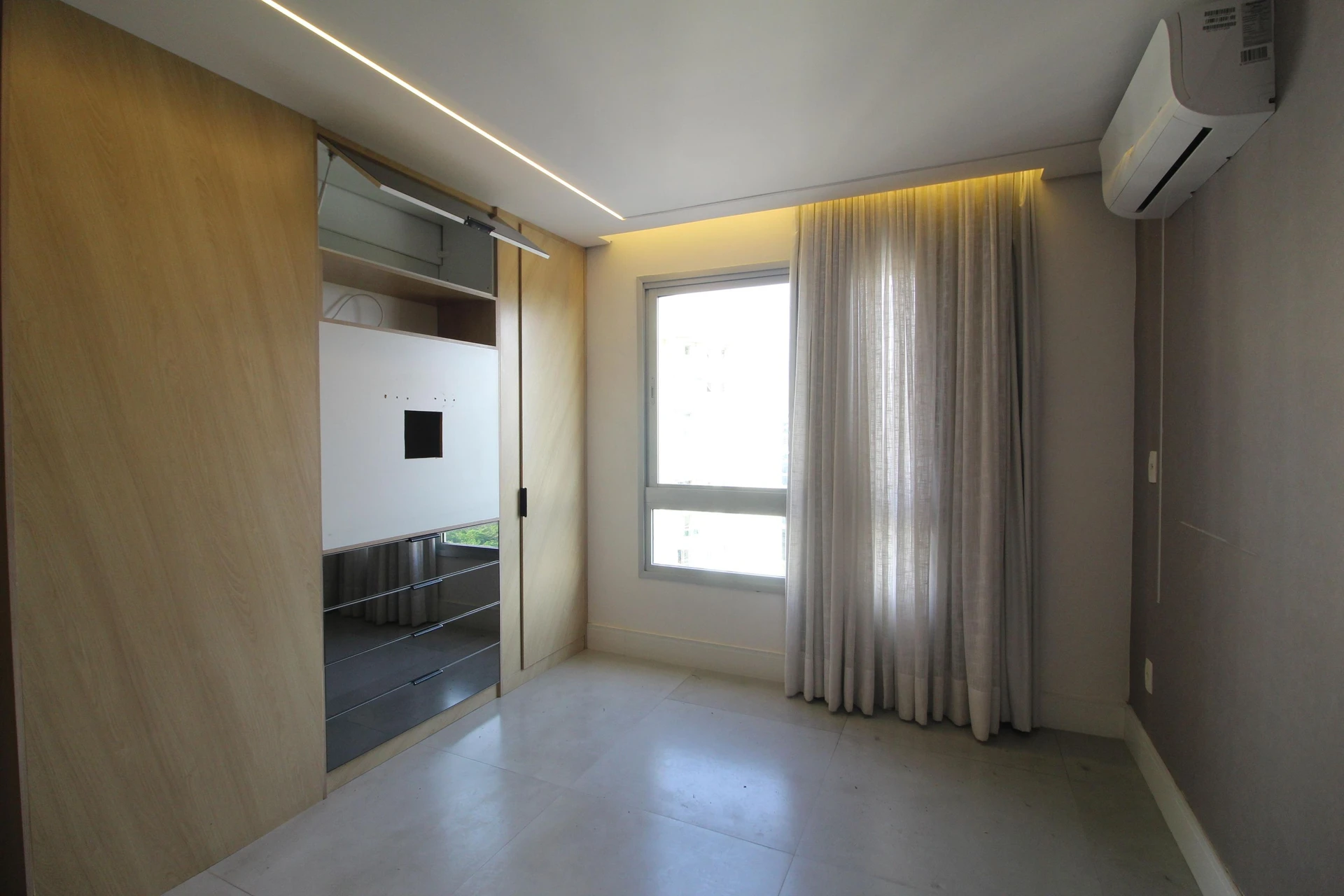 4-bedroom apartment in a building with a sauna — photo 8