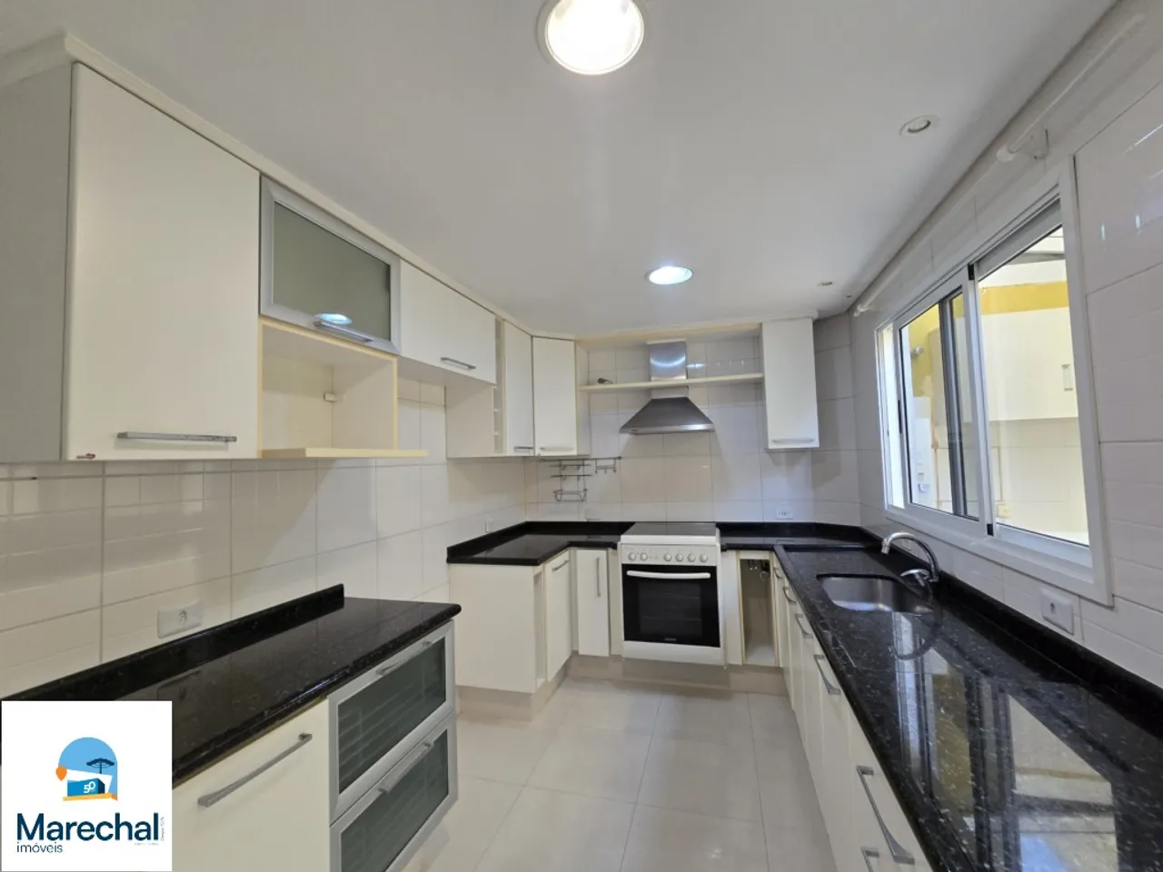 175 m² townhouse with 3 bedrooms and 2 parking spots — photo 10