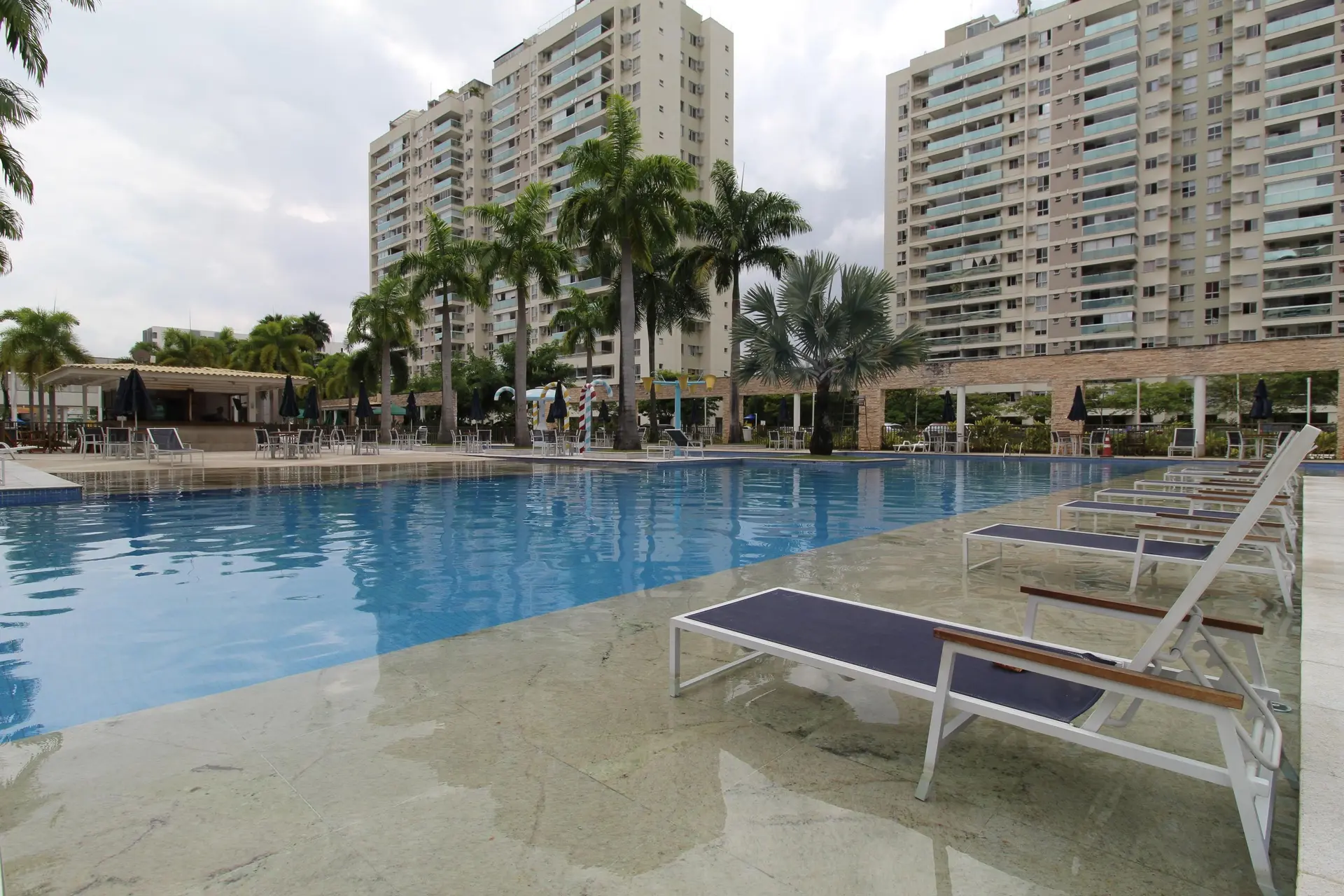 Apartment with 3 bedrooms and 2 bathrooms plus balcony — photo 46