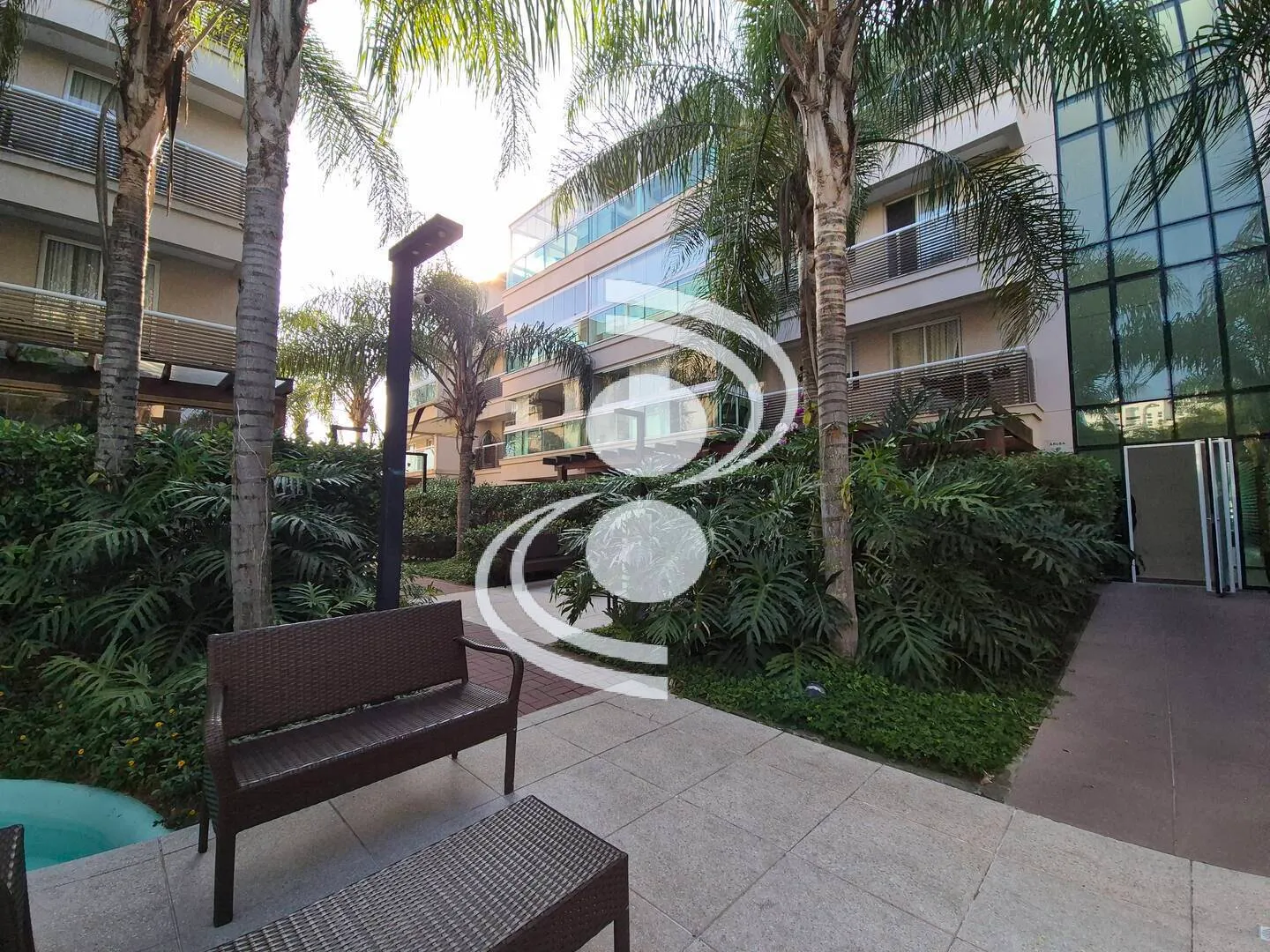 Garden-style apartment with 2 bedrooms and 4 bathrooms — photo 29