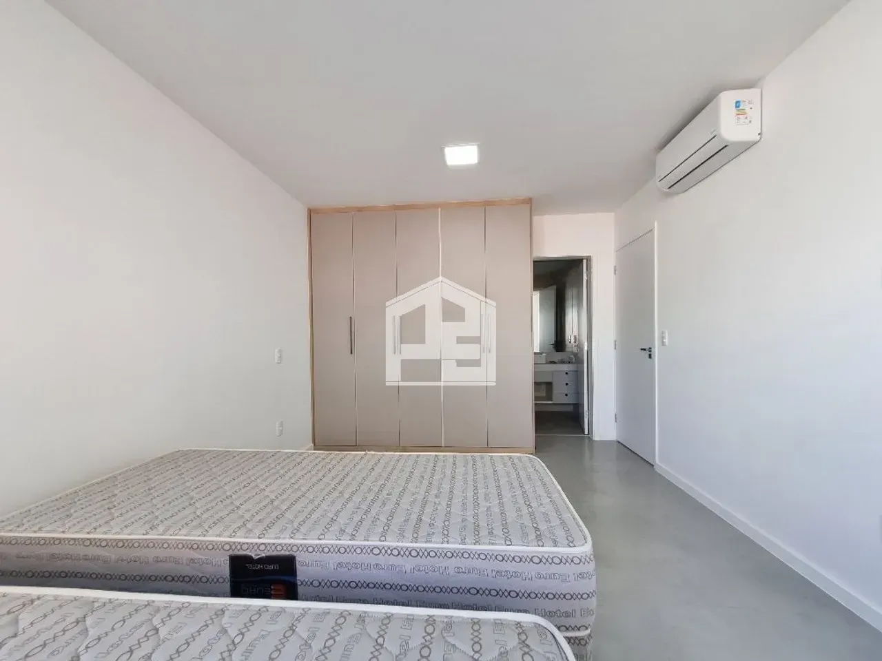 Triplex house with 4 bedrooms and 5 bathrooms, 2 parking — photo 15