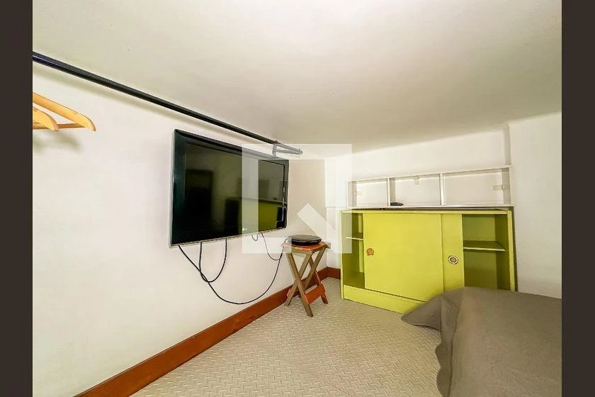 Furnished studio, 30 m², with floor-to-ceiling windows — photo 12