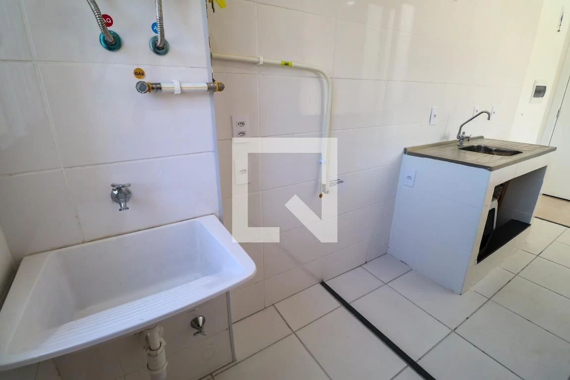 Apartamento sem mobília com 2 quartos e garagem — photo 15