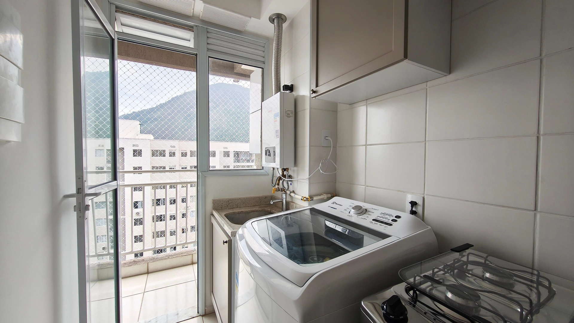 Mountain view in a 2-bedroom apartment, 53 m² — photo 29
