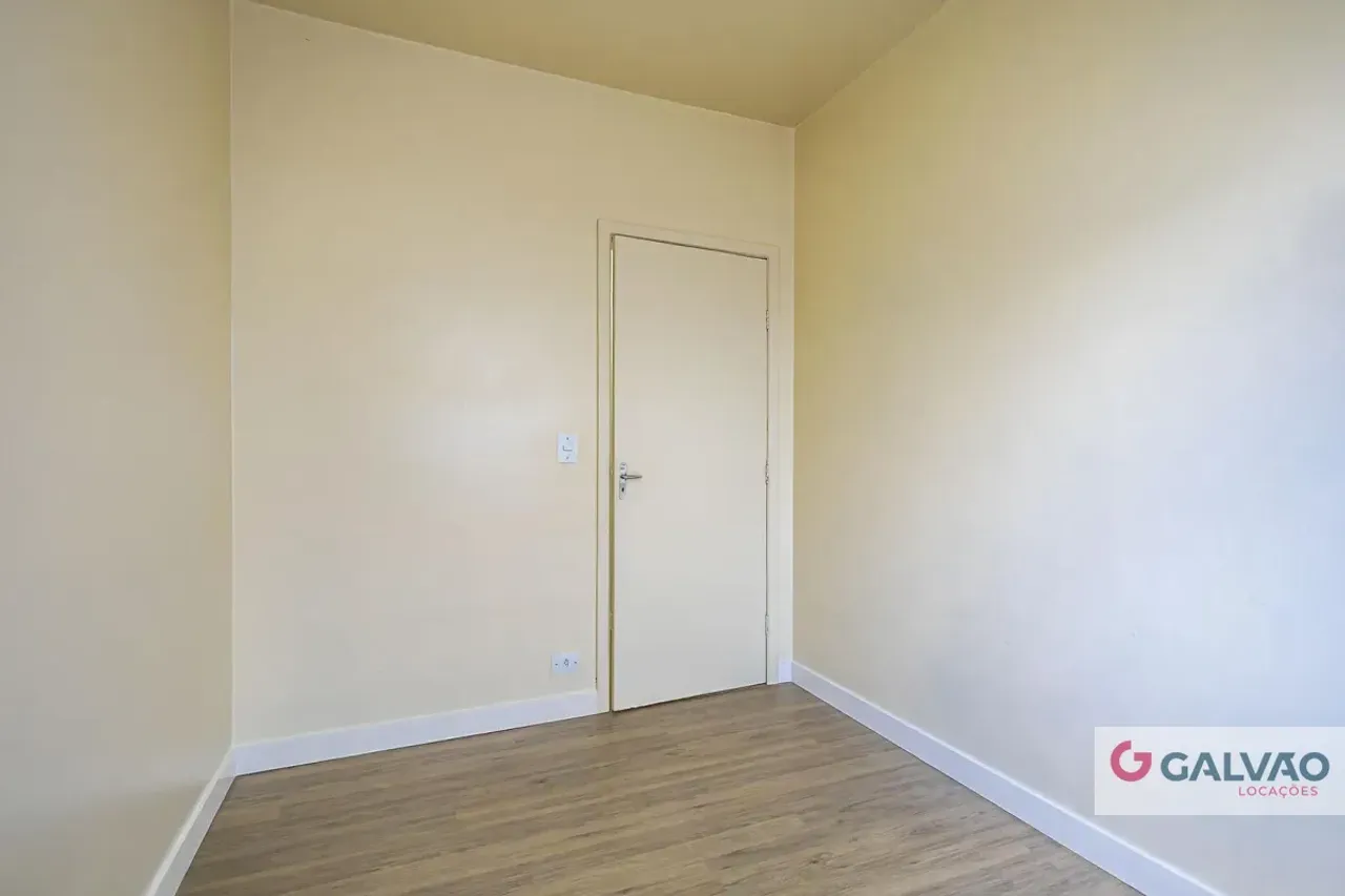 Apartamento con cocina cerrada y 3 dormitorios — photo 11