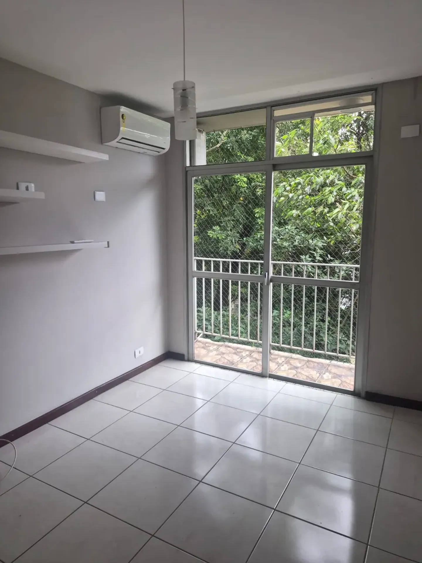Home office in a 4-bedroom apartment, 138 m² — photo 20