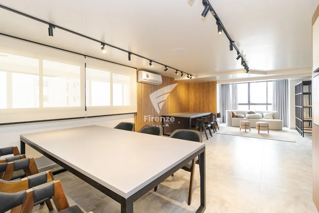 Apartamento mobiliado com cozinha integrada e varanda fechada — photo 31