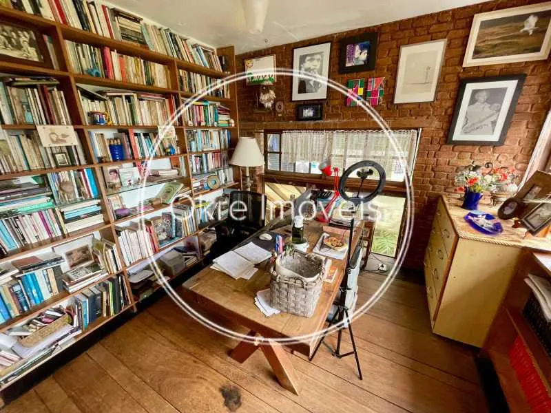 House in a gated community with 4 bedrooms and 5 baths — photo 32