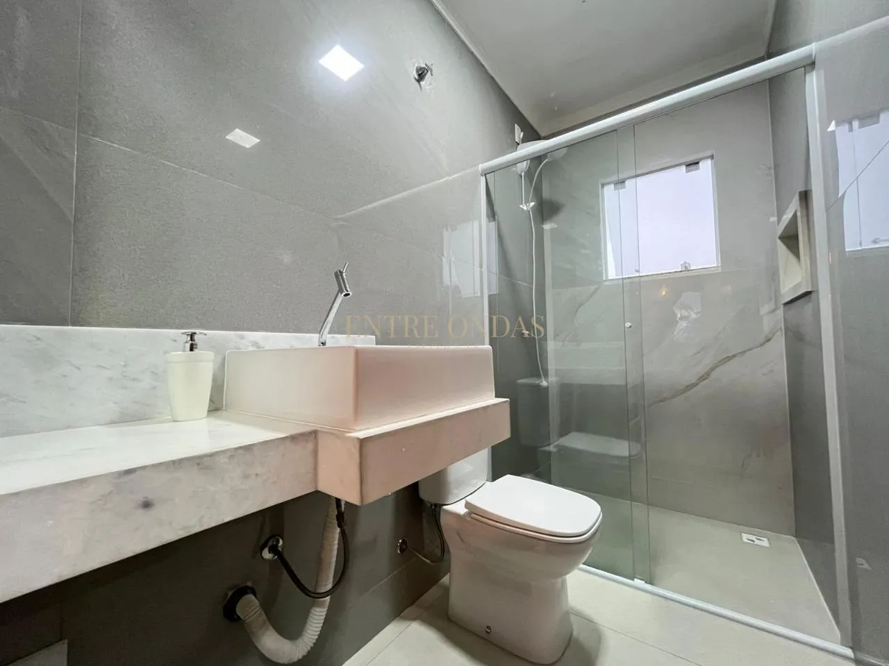 2-bedroom house with a garden in Florianópolis — photo 3