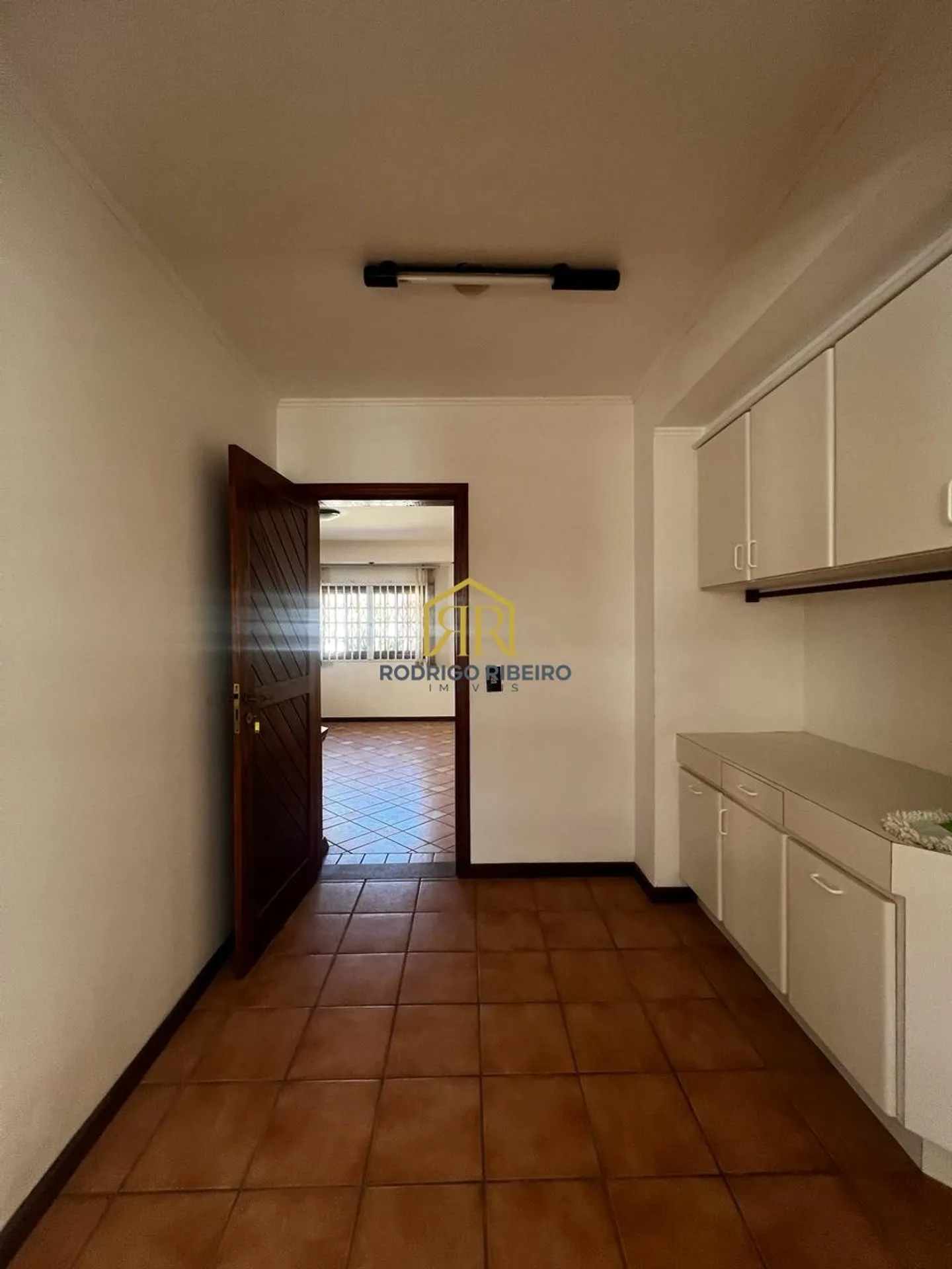 House with 7 bedrooms and 405 m² in a gated community — photo 12