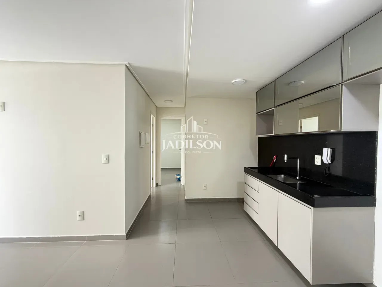 2-bedroom apartment in a building with a gym — photo 6
