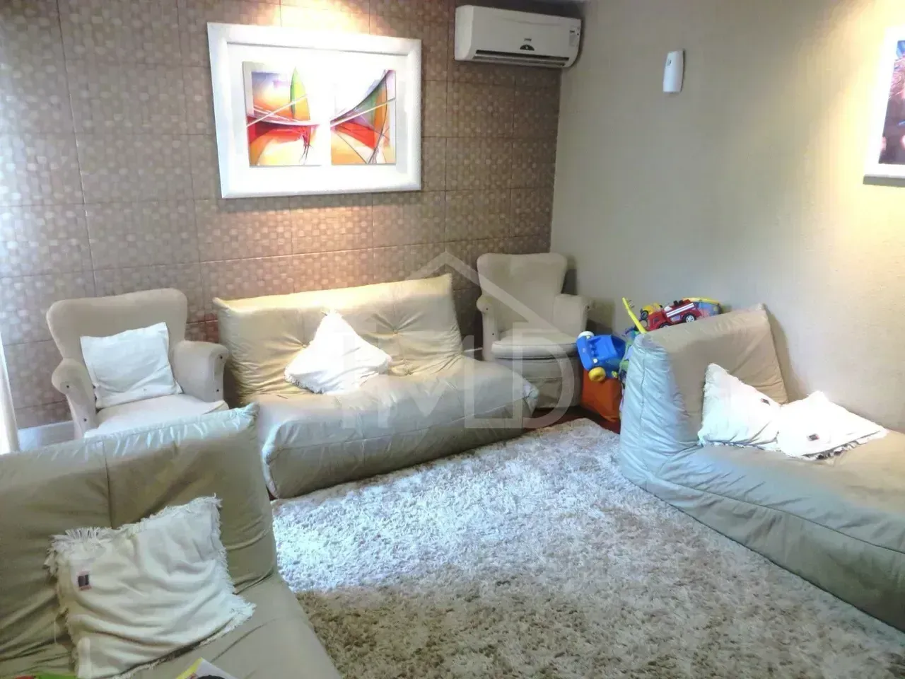 Furnished house with 4 bedrooms and a shared pool — photo 8