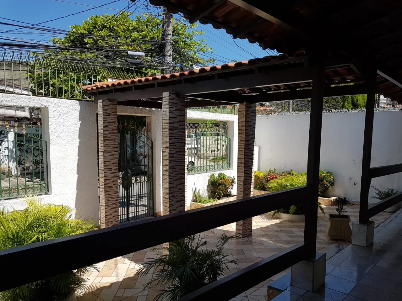 Commercial house with 1 bedroom and 2 bathrooms — photo 14