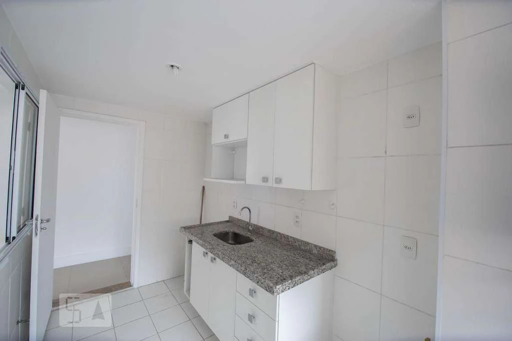 164 m² apartment with 3 bedrooms and a balcony — photo 23