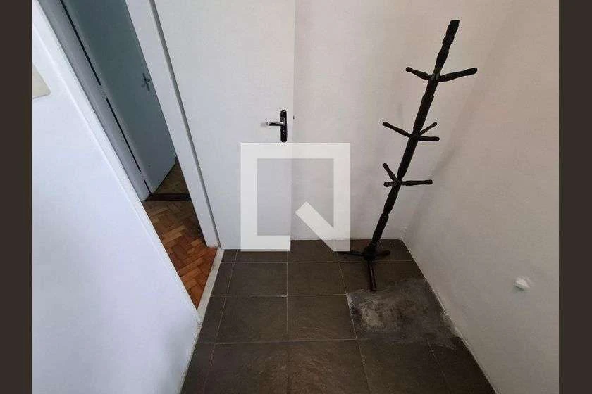 Rental apartment with 4 bedrooms and 2 bathrooms — photo 8