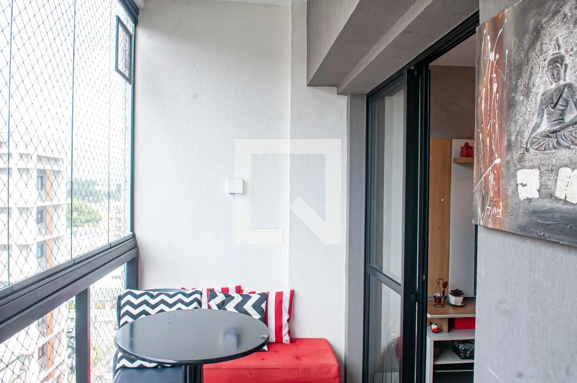 Walk-in closet in a 3-bedroom apartment, 130 m² — photo 31