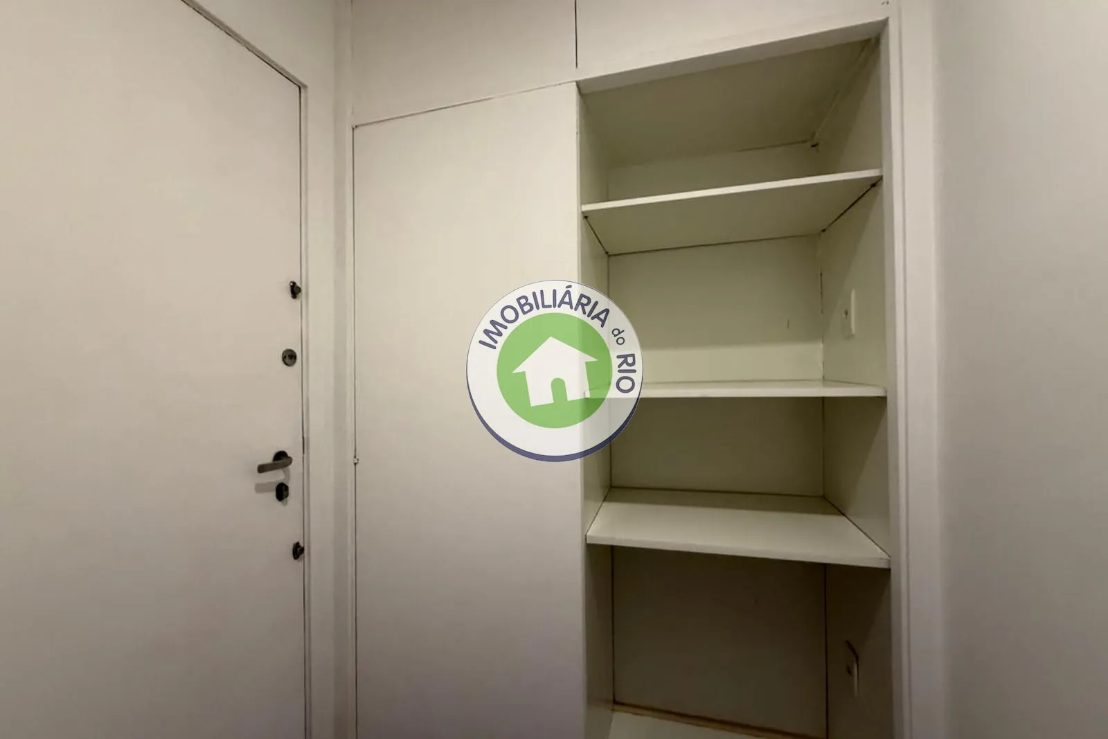 Apartment with 4 bedrooms and 5 bathrooms — photo 15