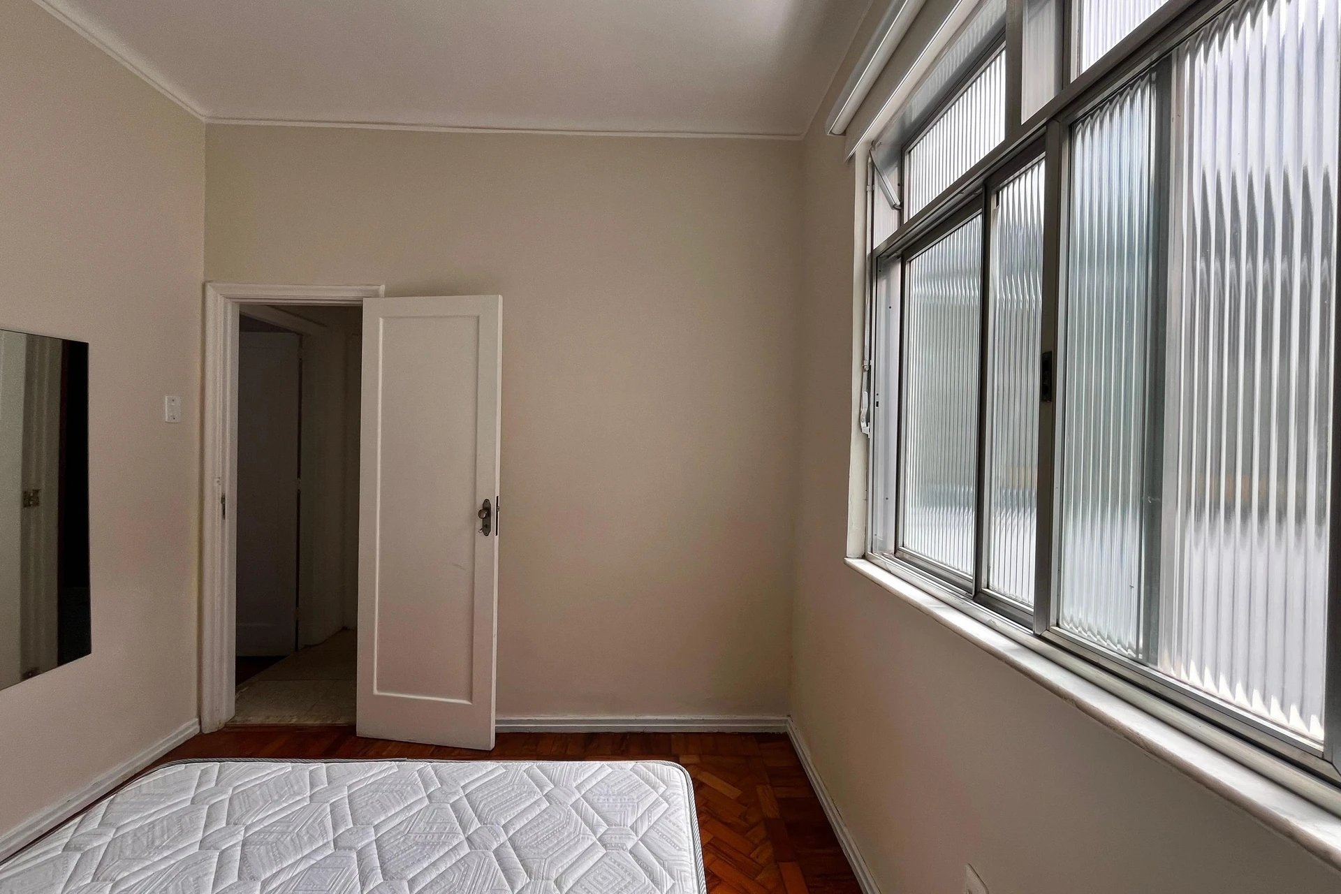3-bedroom apartment with a walk-in closet — photo 39