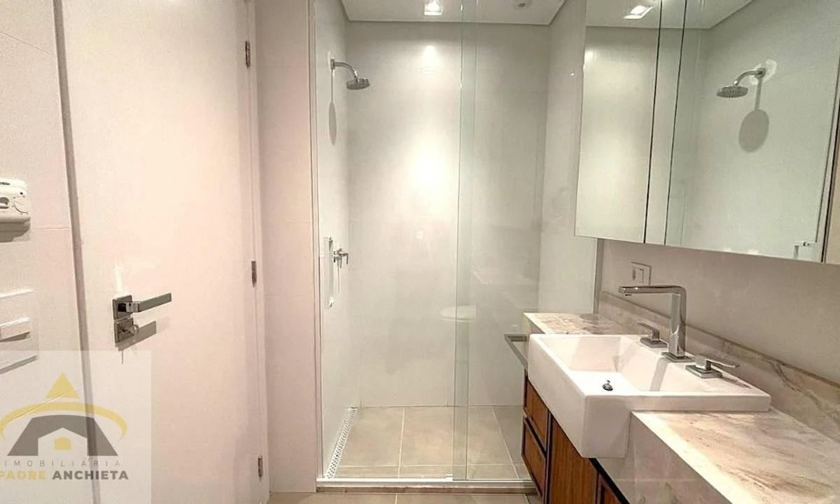 2-bedroom apartment with a washing machine in Curitiba — photo 22