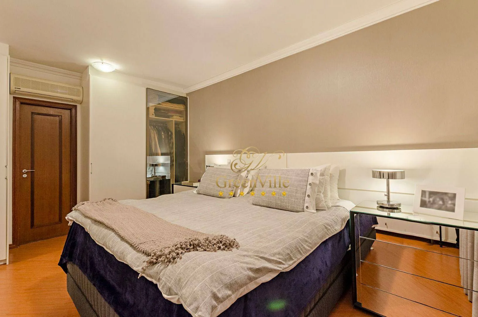 Apartment with private garden and 3 bedrooms — photo 22