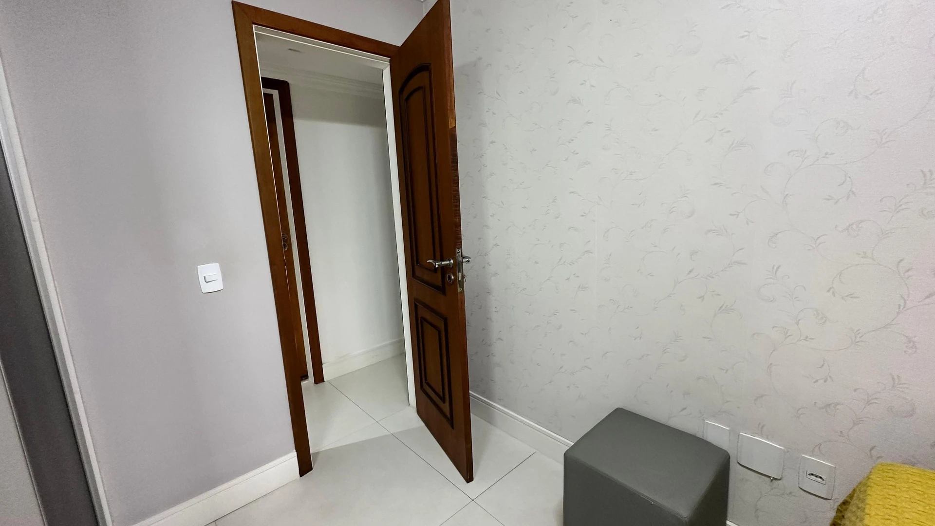 300 m² apartment with a washing machine and a dishwasher — photo 15