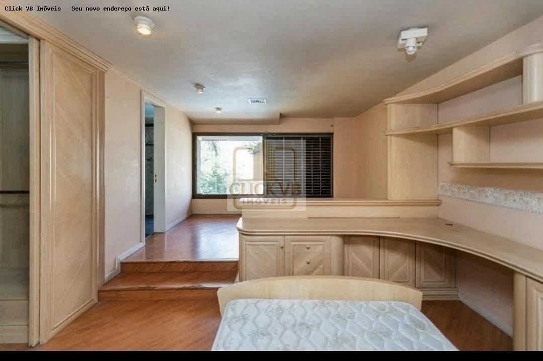 4-bedroom house with floor-to-ceiling windows in Curitiba — photo 16