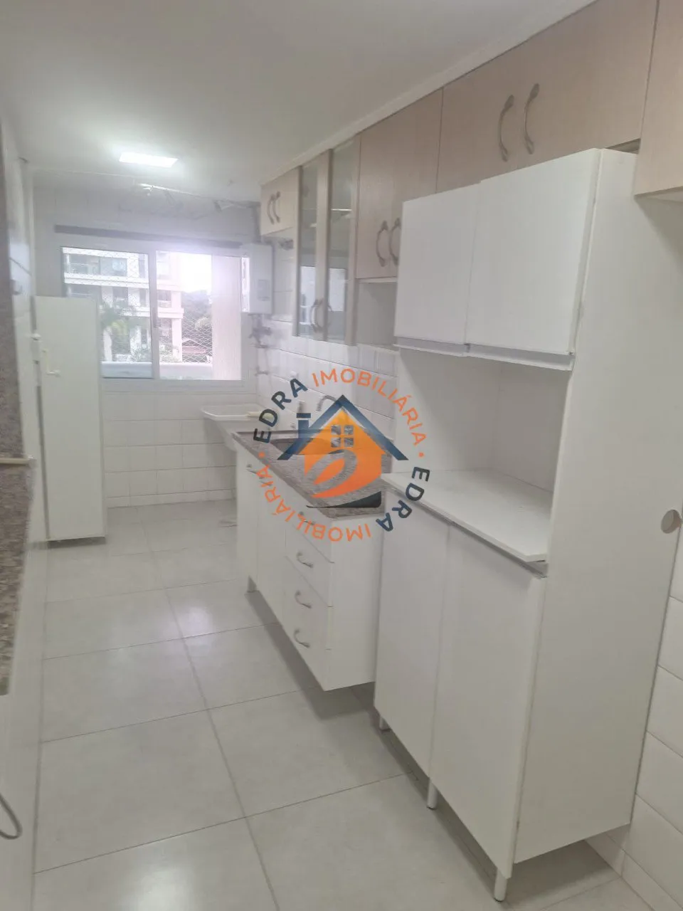 Rental apartment with balcony and 2 bedrooms — photo 8
