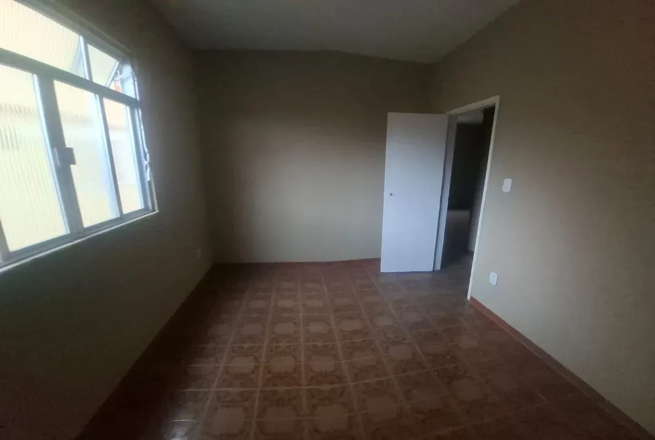 Apartamento sem mobília com 2 quartos e piso de cerâmica — photo 10