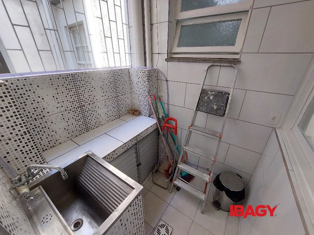 Apartamento sem mobília com 2 dormitórios e sacada — photo 8