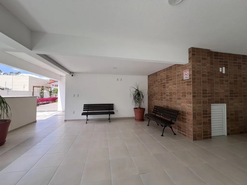 One-bedroom apartment in a building with a pool — photo 16