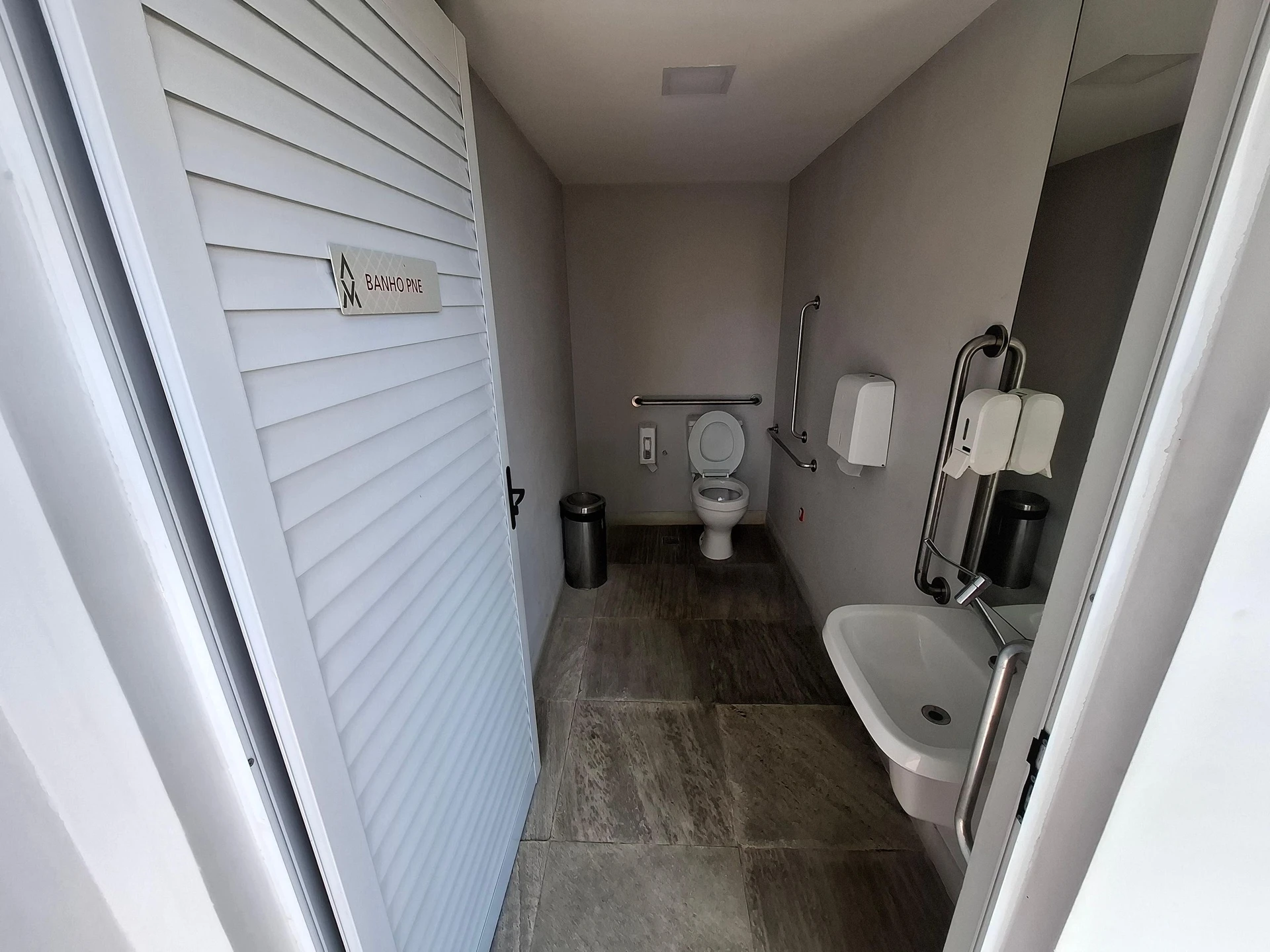 1-bedroom apartment with en-suite and no parking — photo 14