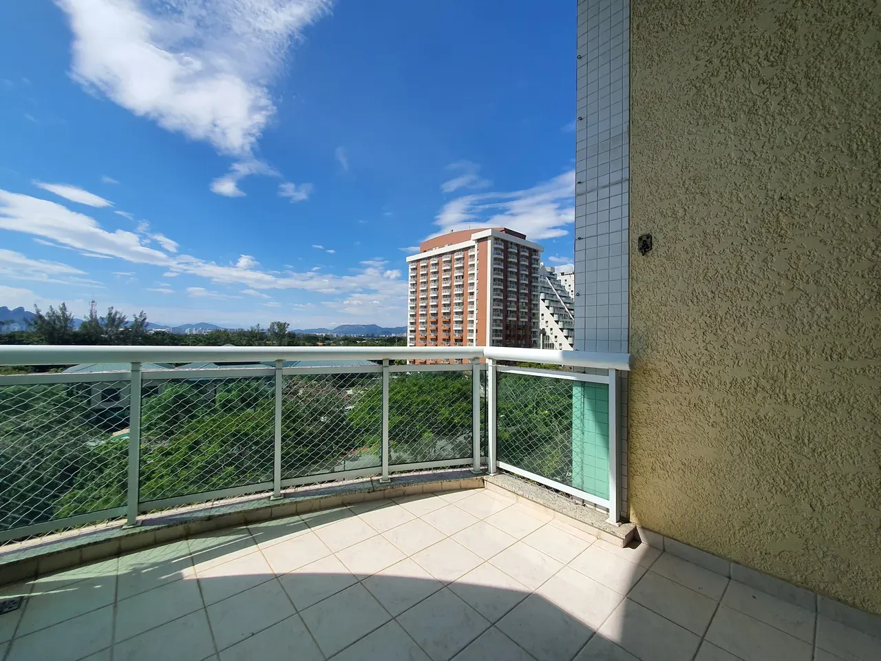 Park view in a 2-bedroom apartment, 90 m² — photo 7