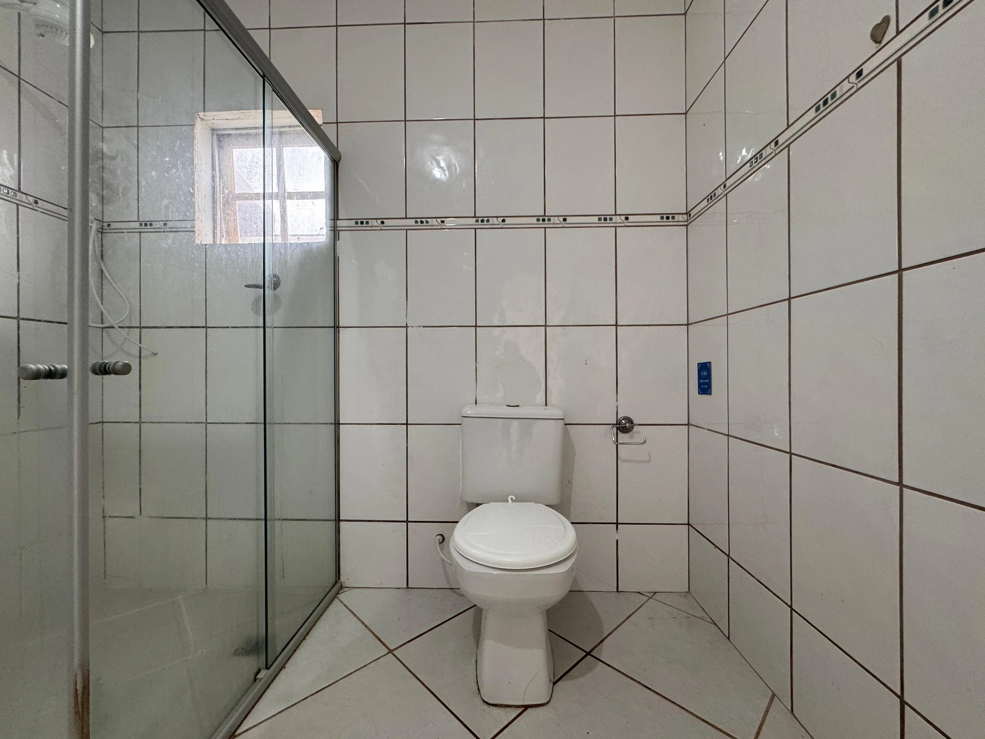 2-bedroom house with 1 bathroom no parking — photo 7
