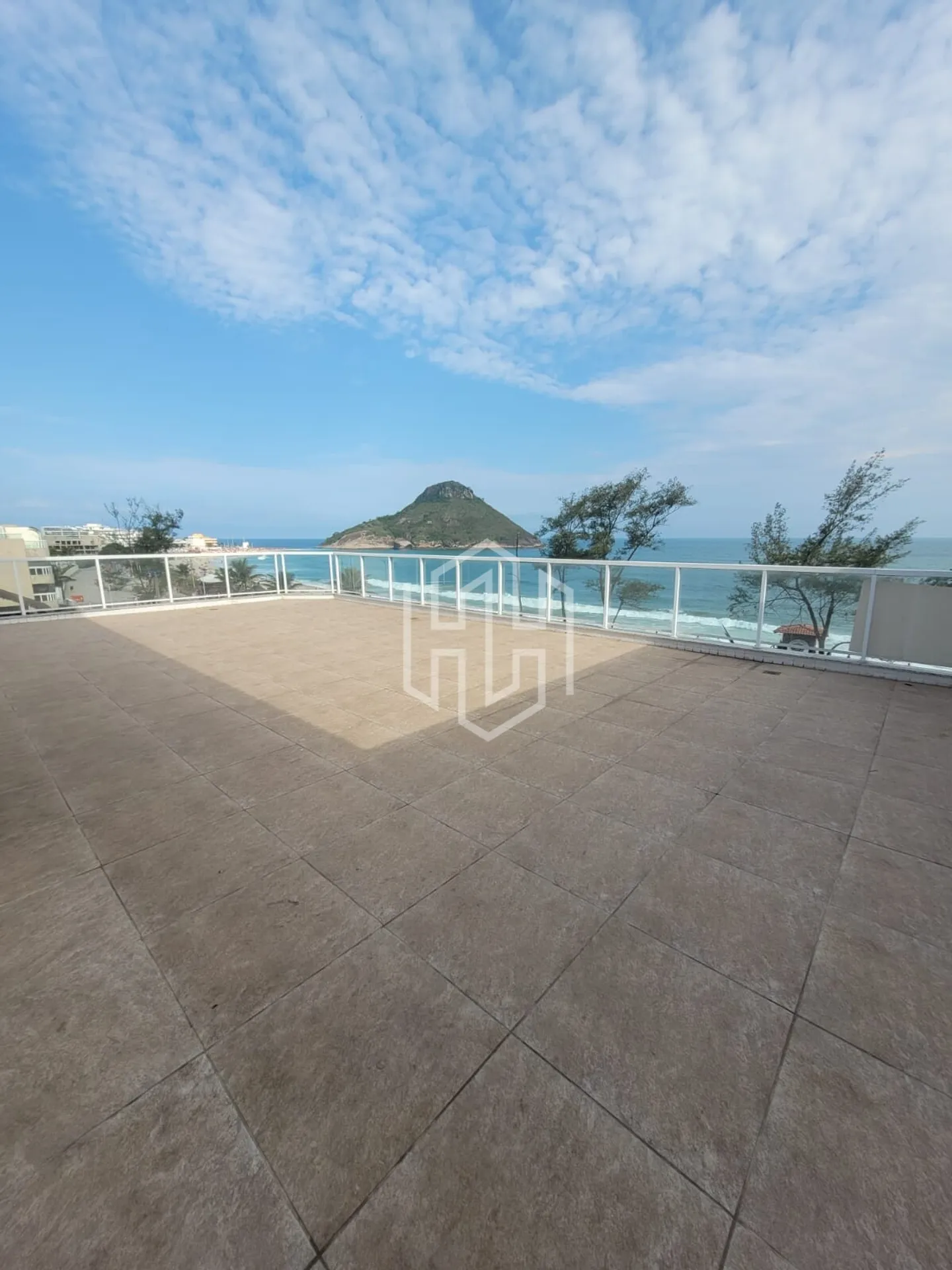 4-bedroom apartment with a water view in Rio de Janeiro — photo 3