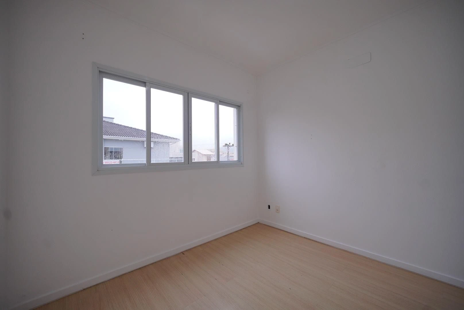 Apartment, 86 m², with wood or laminate floors — photo 20