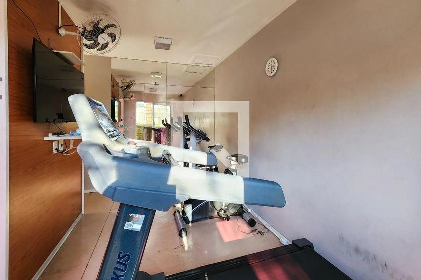 2-bedroom apartment in a building with a gym — photo 29