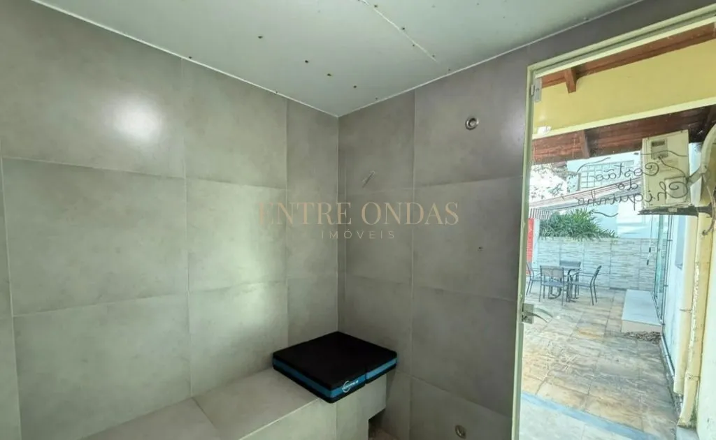 400 m² house with a private pool and a dishwasher — photo 53