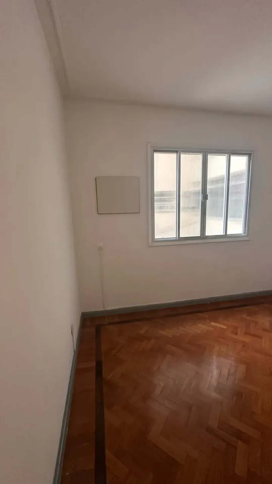 Departamento de 1 dormitorio con piso de madera o laminado — photo 23